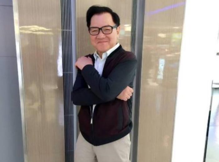 曾凭一首《爱拼才会赢》火遍大江南北,72岁的叶启田现在怎么样了