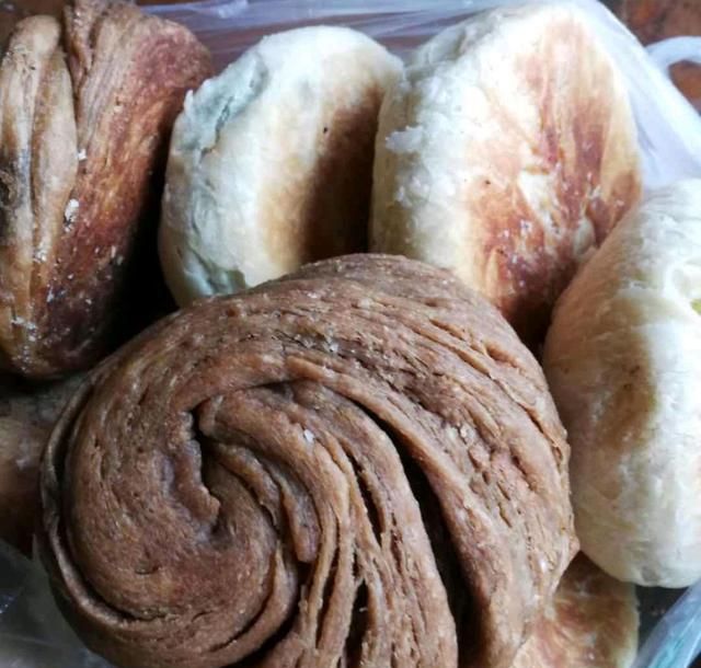 『杜称奇小吃』好多天津人管它叫蒸饼,这是天津最好也是最有名的一种