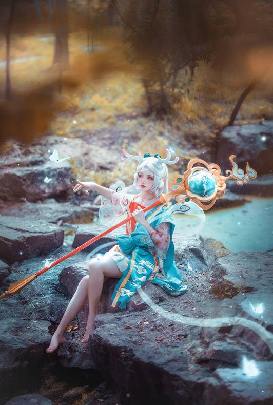 瑶瑶公主下次出门记得要穿鞋哦,遇见神鹿瑶cos赏析