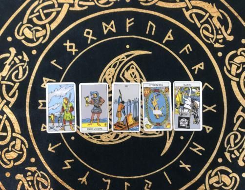 宝剑五和圣杯侍从和宝剑六和世界逆位和死神逆位星币六和星币八和星币