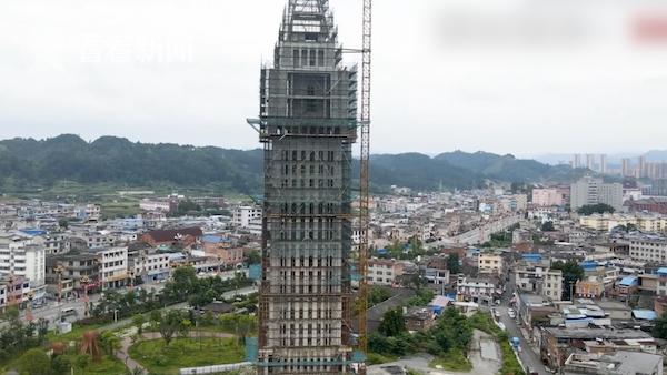 微博账户名为@观视频工作室发布名为《亲眼看看独山县怎么烧掉400亿!