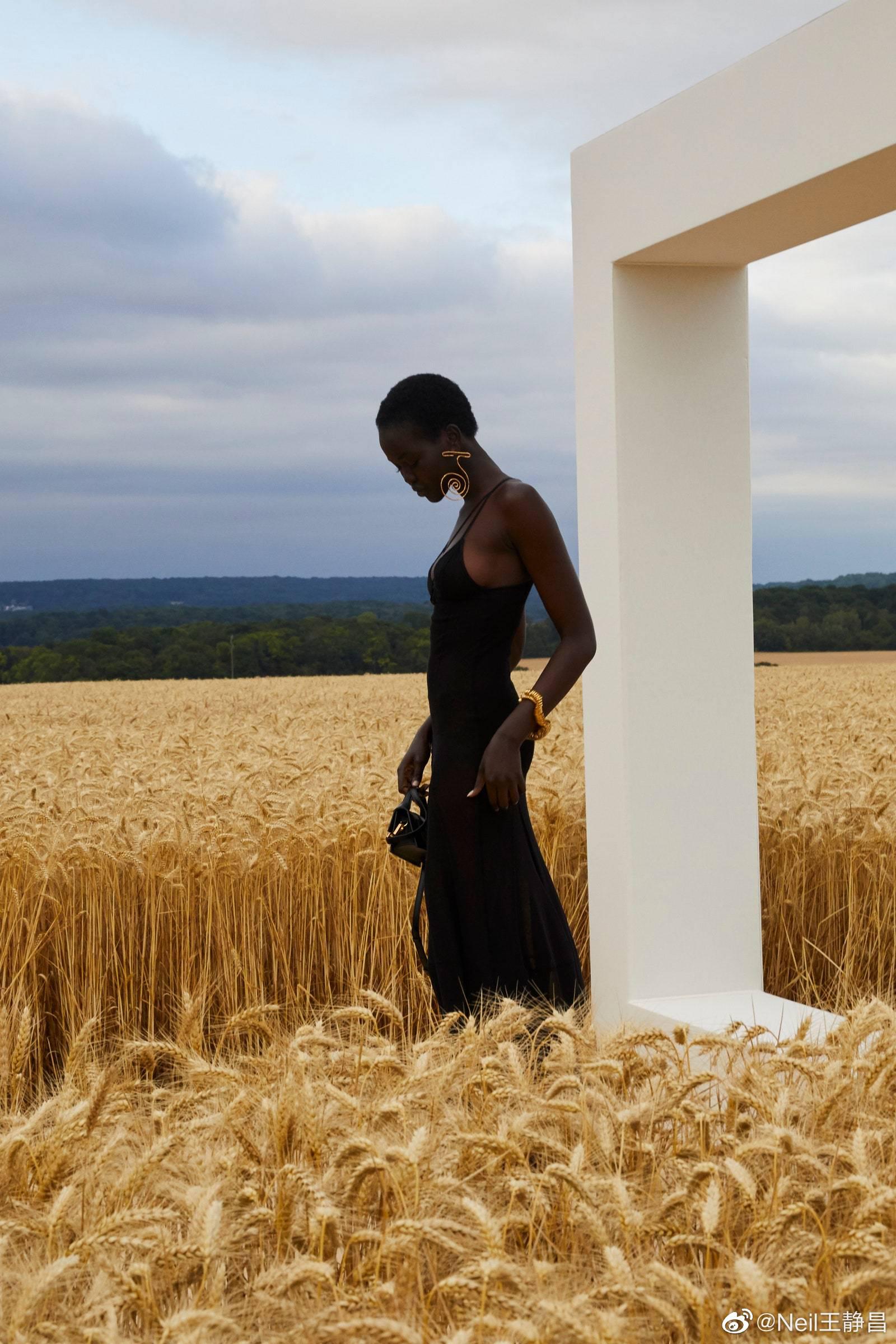 adutakech演绎出了黑人模特之美!