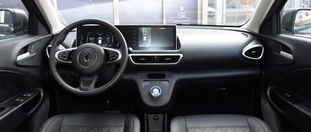 在新能源微型车市场上,预计与比亚迪e1,奔奔e-star和新宝骏e300等竞争