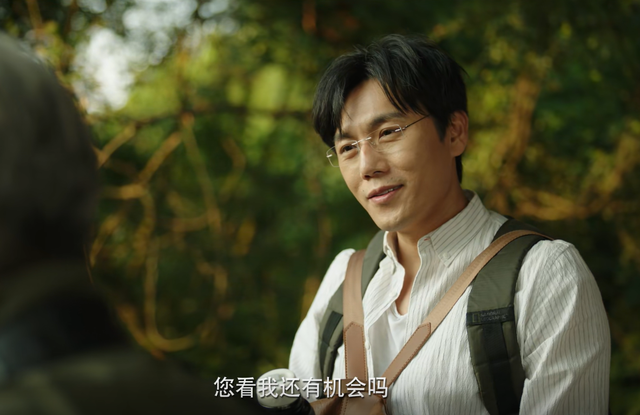 《隐秘的角落》张东升推岳父岳母下山,为什么要给蜥蜴特写镜头?