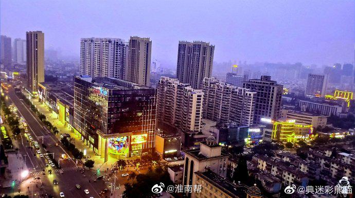 淮南商贸朝阳路夜景