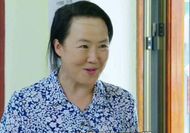 刘能做了对不起刘英娘的事,而且也无脸面对象牙山的父老乡亲,正所谓一