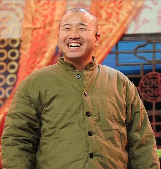 《乡村爱情13》刘能换人,因沉溺直播与赵本山闹翻,李荣浩爷青结