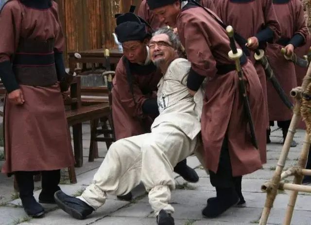 古代死囚吃断头饭,官府为何要放一块腥臭生肉?囚犯看到反而感激