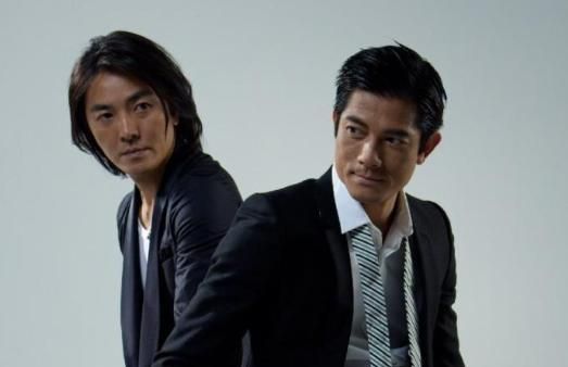 后来刘德华张学友开演唱会的时候,郑伊健哪能示弱,也表示自己会开