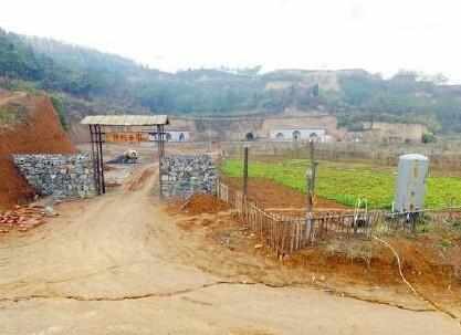 80后美女研究生放弃城市豪宅, 来到农村养鸡住窑子休闲区蓝鸢梦想 - Www.slyday.coM