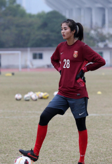 女足门将亲自下厨:美貌与实力并存!这样的姑娘真是太讨喜了