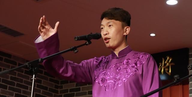 除了高鹤彩,房鹤迪,郭德纲"鹤"字科弟子还有一位张鹤峰.