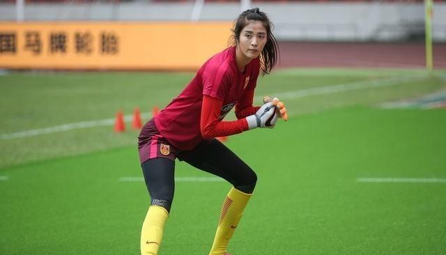 女足门将亲自下厨:美貌与实力并存!这样的姑娘真是太讨喜了