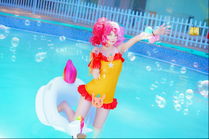 泳池小乔cos赏析