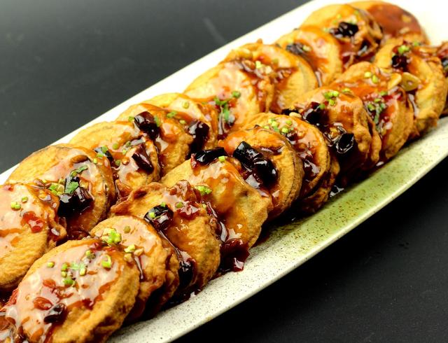 喜欢吃茄子的朋友要注意啦,教你家常好吃的蒸茄盒,孩子特喜欢