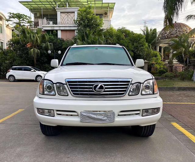 08款雷克萨斯lx470售价8万,无论坐哪都能体验到舒适的乘坐感受