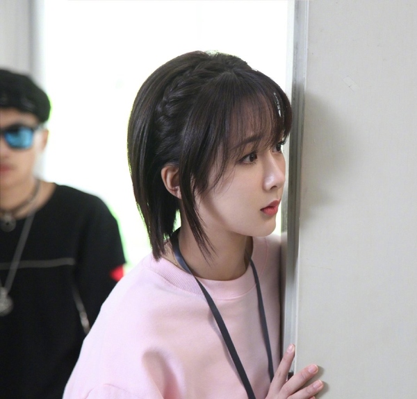 试试甜美又帅气的夏日感编发,减龄效果超好