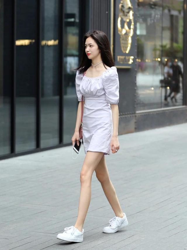 有种时髦叫做成都女生,看素人街拍穿搭,醒目惊艳到不行