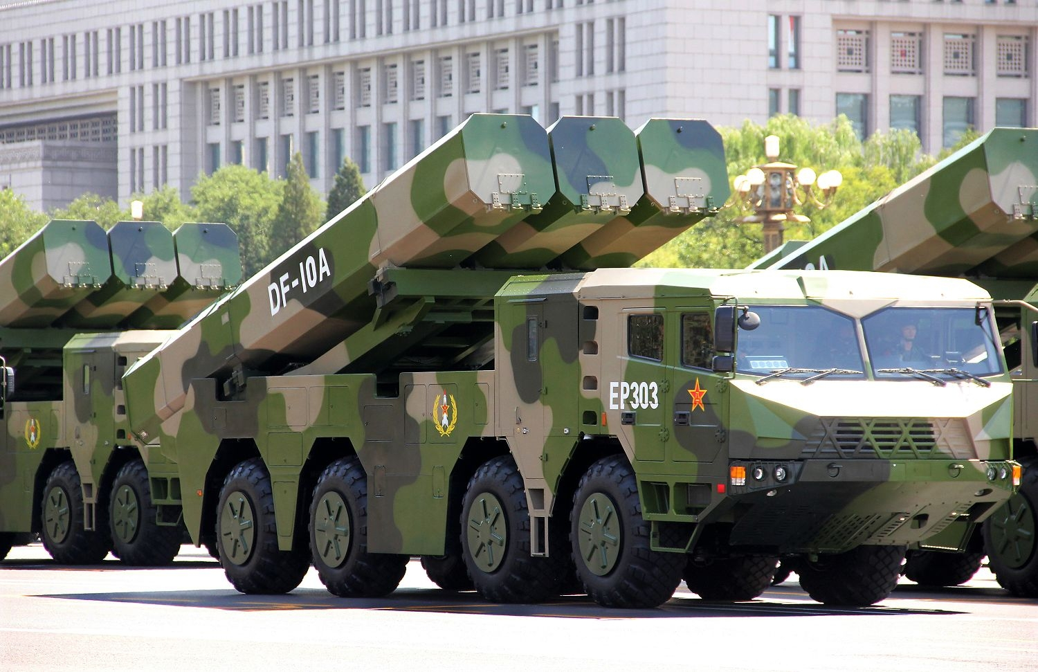 比巴铁更铁的国家,全军装备都是中国武器,阅兵具有中式风