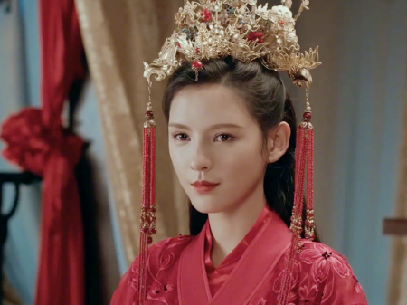 《美人皮》上线,韩栋,张予曦表现不俗,网络大电影的春天来了?