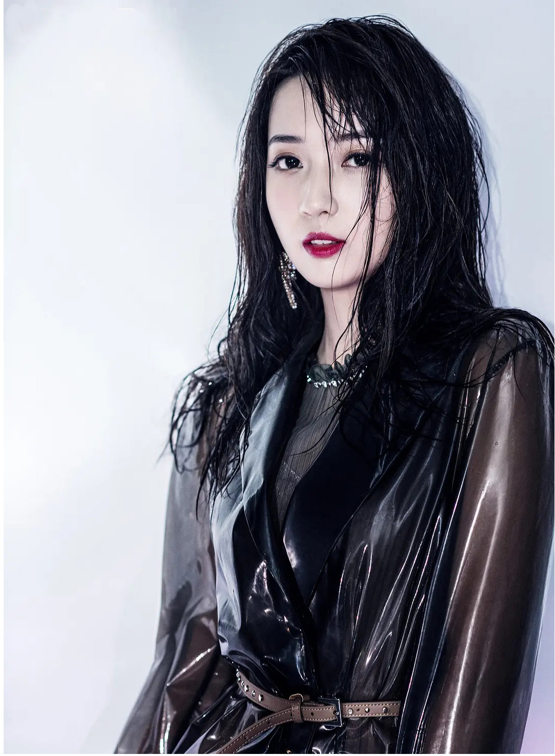 明星湿发造型赵丽颖性感迪丽热巴美艳她妥妥的御姐