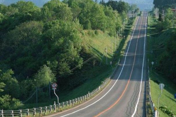 我国"死亡之路",连续27km超长下坡,一不小心就会失控