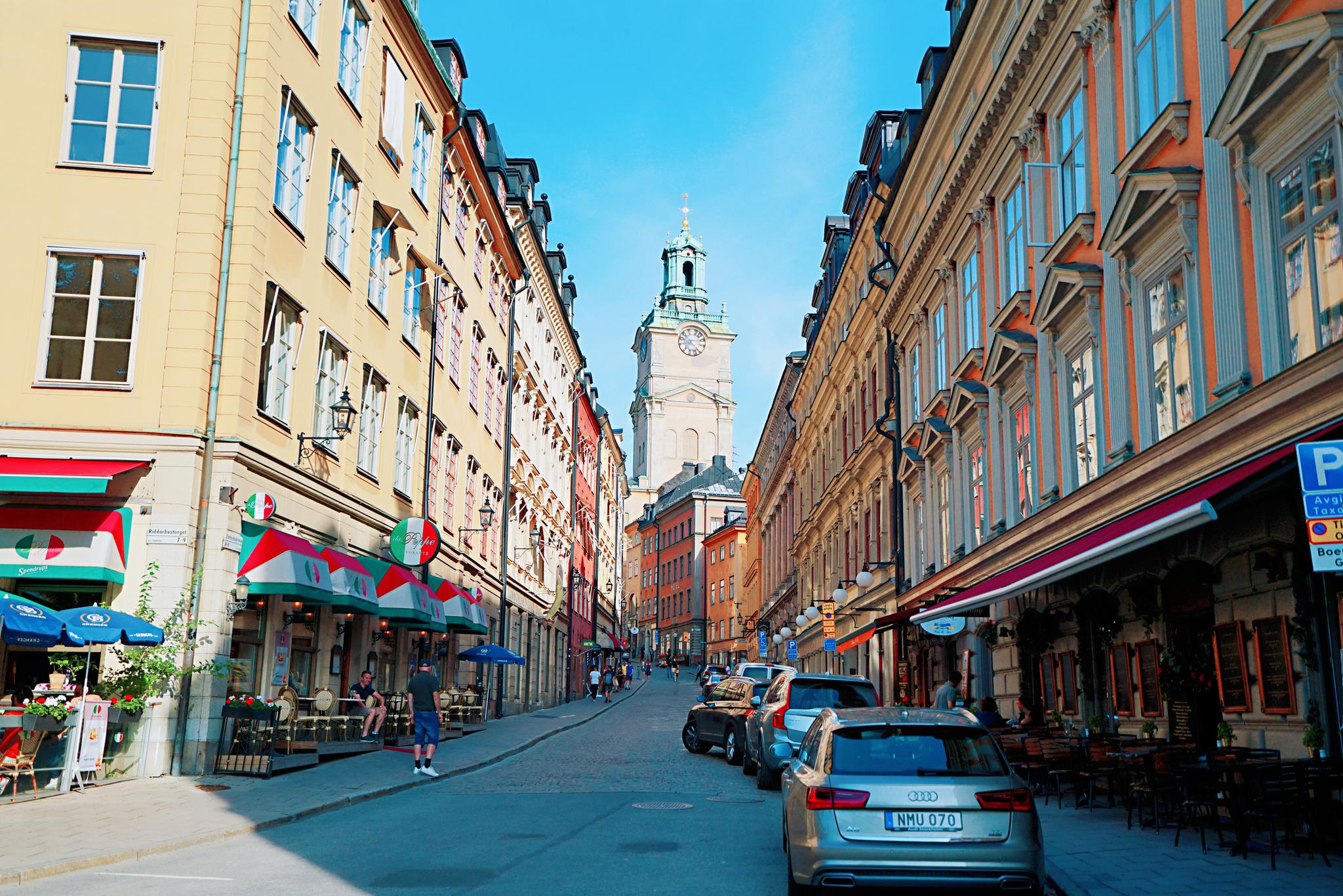 为纪念瑞典传奇女王的商业街,游客络绎不绝,简直是购物天堂