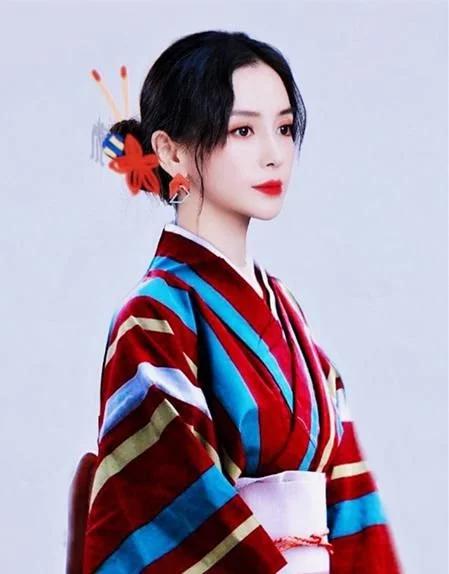 当女明星穿上和服杨颖精致成果甜美看到最后是洋娃娃吧