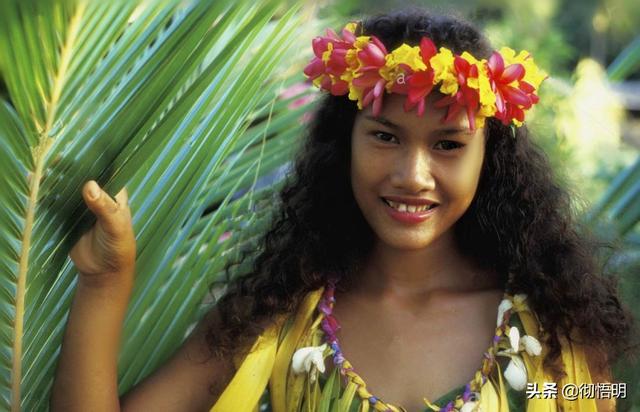 而这里风情万种的混血美女让萨摩亚群岛更加迷人