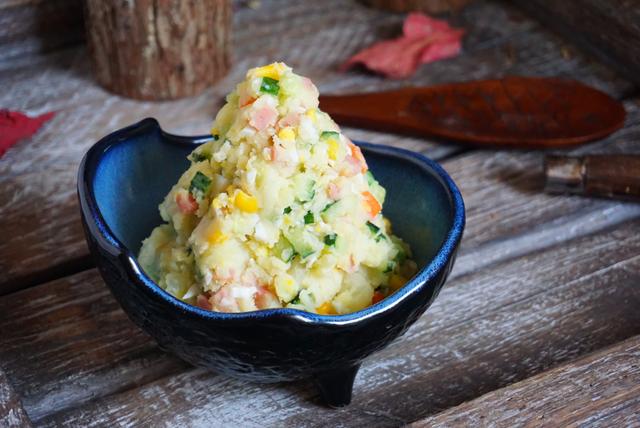 店里28一份的日式土豆沙拉,自己做便宜简单,老公孩子每周都要吃