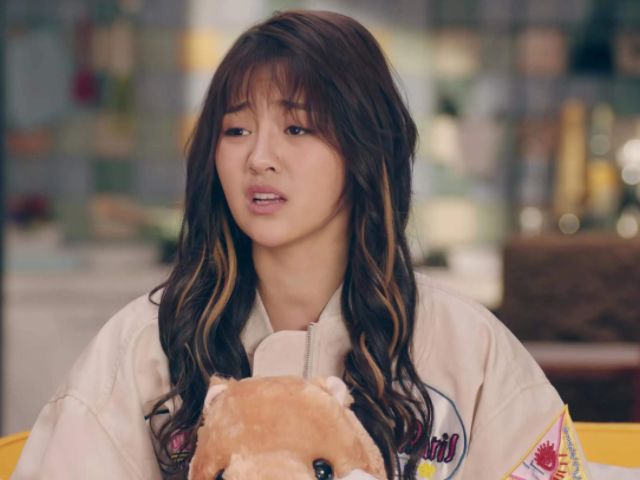 第三位:万籽麟她算是非常有人气的演员了,尤其是主演了《爱情公寓》的