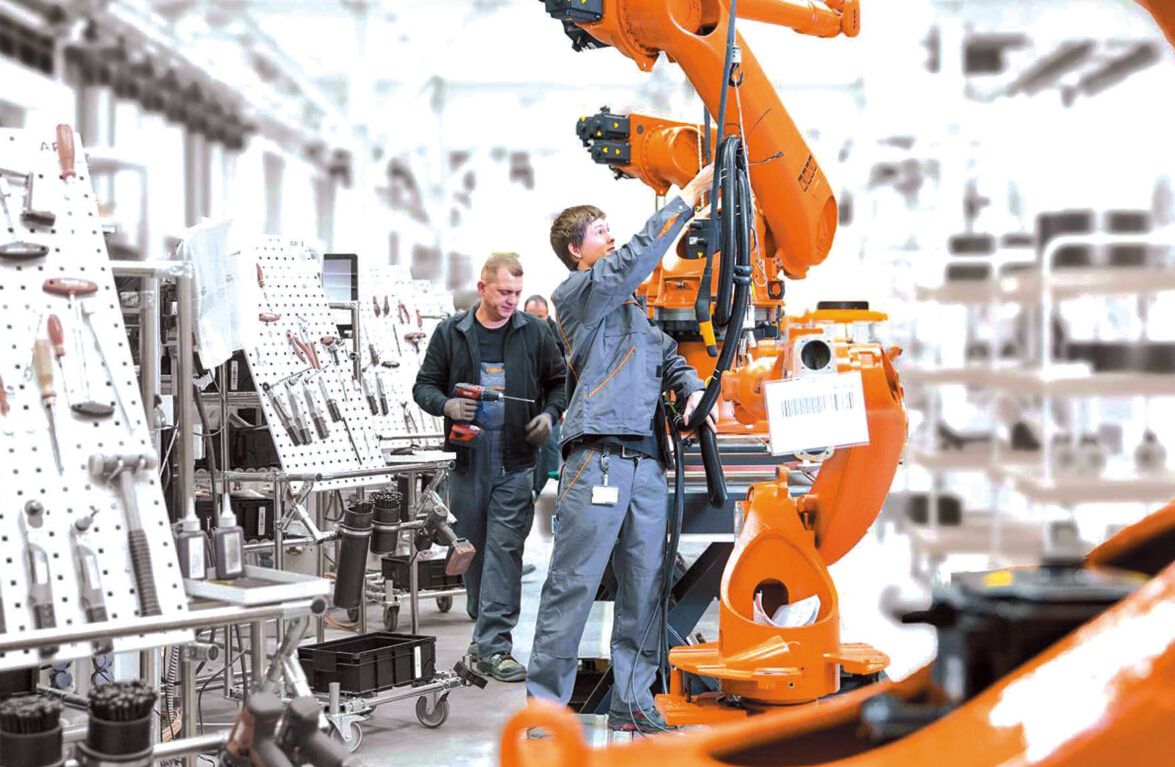 早在文艺复兴之前就从"城市学校"进一步的剥离,为满足工商手工业从业