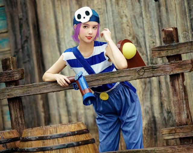 荒野乱斗cos秀:雅琪太可爱,杰西变大长腿,比比小蛮腰吸人眼球