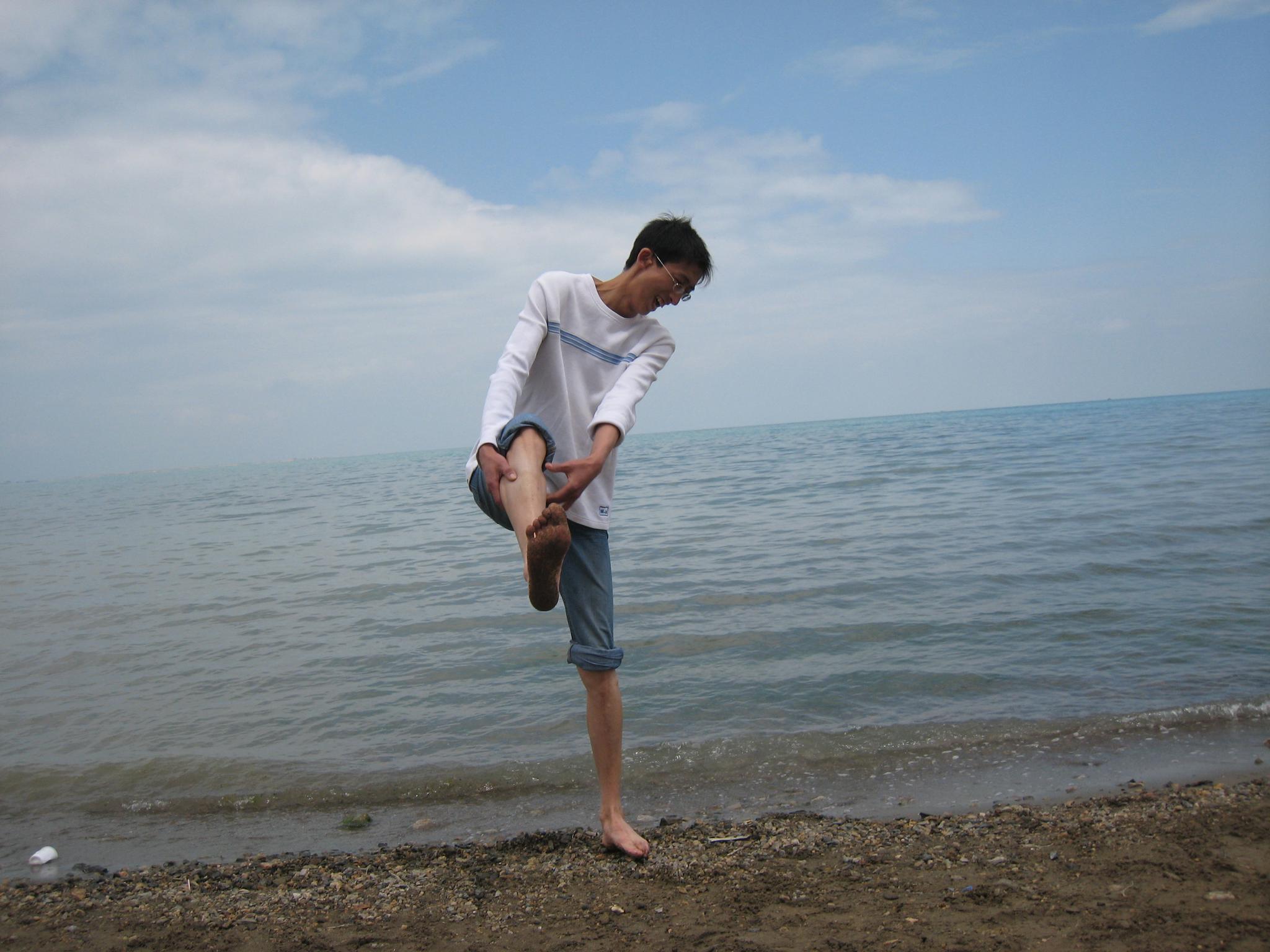 总被别人吐槽是个小瘦子?只要注意这三个方面,轻松变猛男