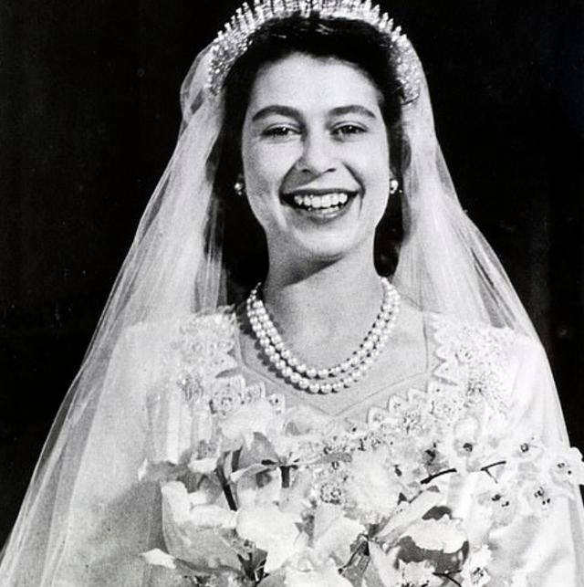 此举非常暖心,胜过千言万语|伊丽莎白二世|碧翠|公主_新浪新闻