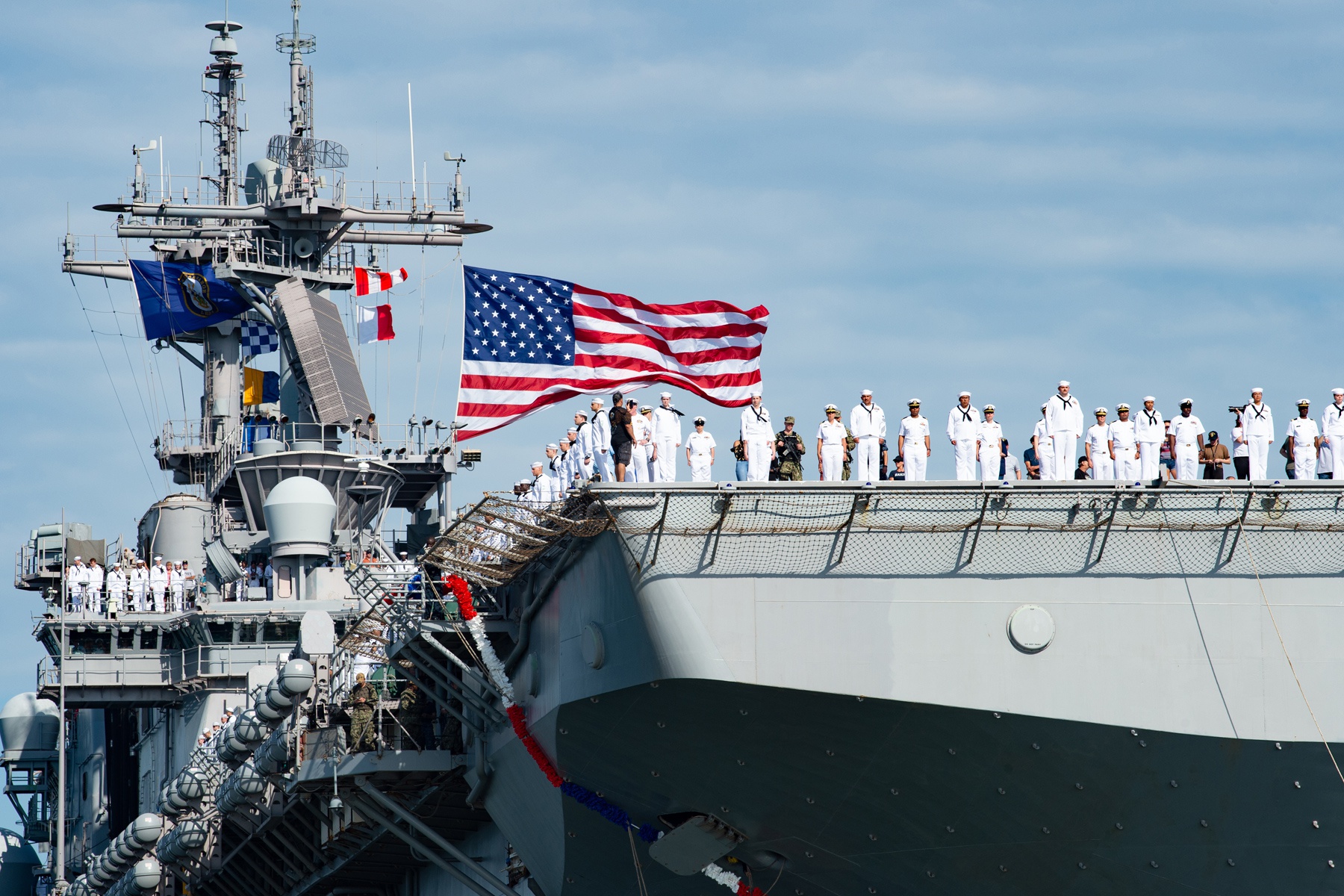 美国海军风光的背后:事故频发!军人确诊新冠!造船厂罢工!|新冠肺炎_新