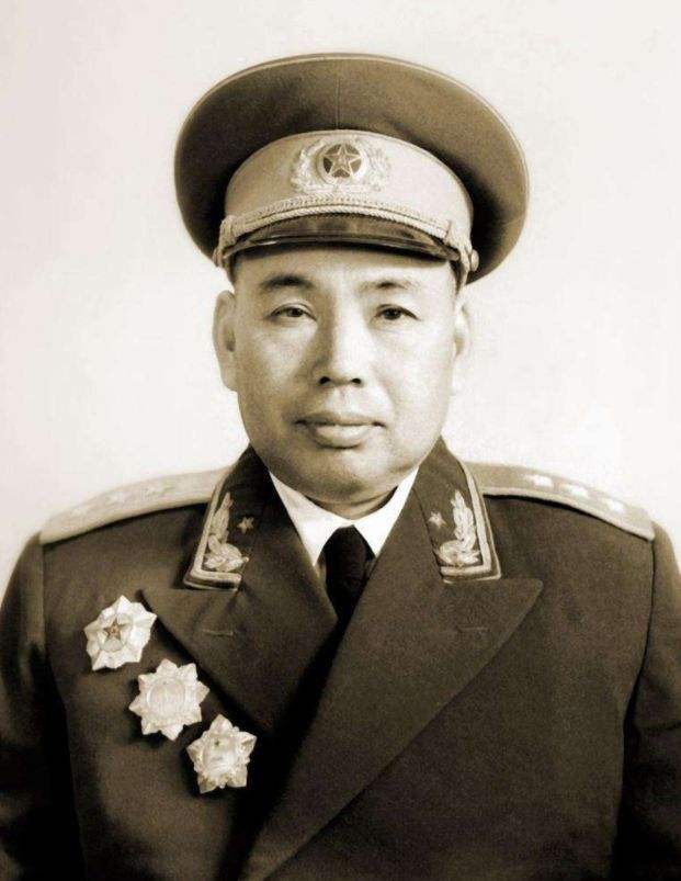 她除了从内心替将军高兴外,内心还有难言的苦楚——这是天意弄人,将一