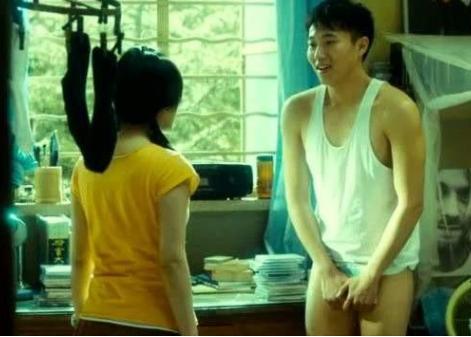 女老师查男生宿舍的时候,如何避免尴尬?