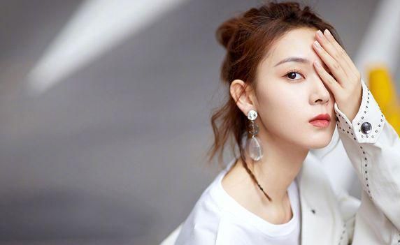 陈瑶大长腿媲美超模170身高岂能有假造型师可是韩火火