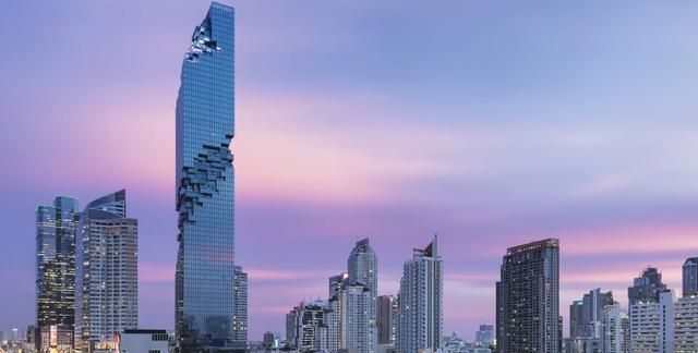 泰国第一摩天大楼,花46亿建成遭吐槽,灯光全开后众人被打脸!