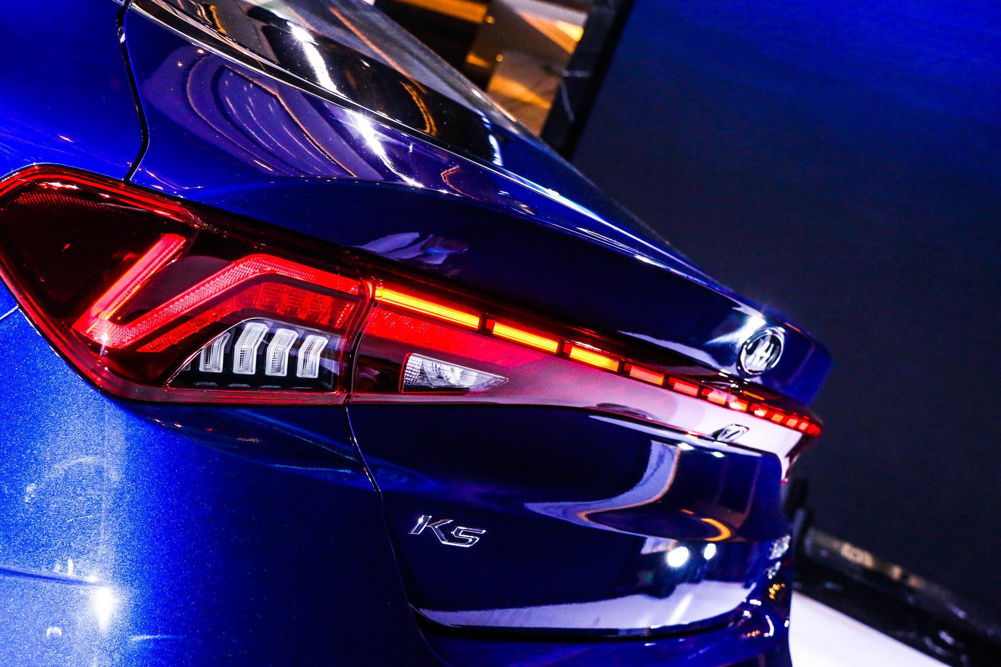 越级配置,颜值巅峰 z世代"宝藏车型"起亚k5凯酷静态解析