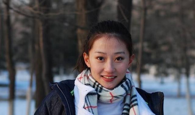 《马大帅》里的熟脸,刘能演警察,谢大脚演哑女,他从村长变镇长