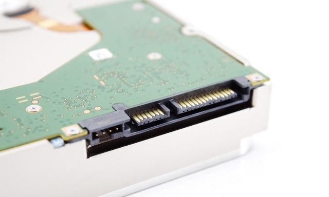 关键词：固态硬盘接口，SATA接口选择，SSD接线方法