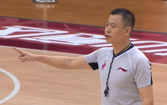 昨天大骂裁判的浙江队总经理,他曾经也是个裁判|浙江队|裁判|方俊