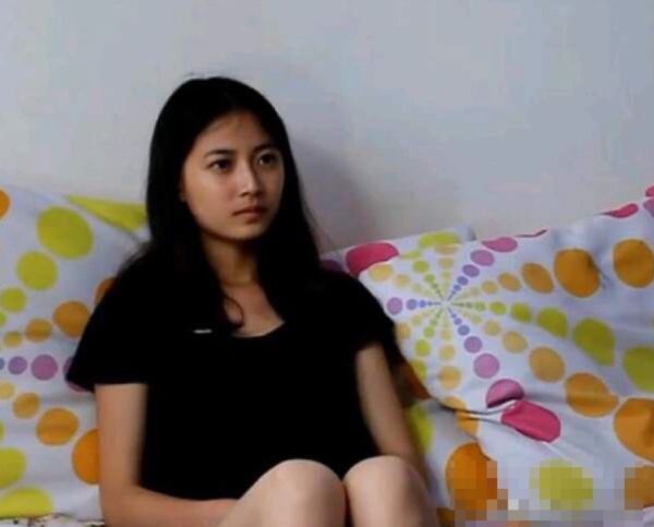 陈钰琪"高中旧照"被扒出看清那时的五官,终于相信了女大十八变