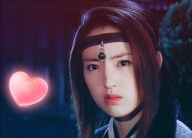 给大家塑造了灵气逼人的上官燕,她一出场就惊艳了观众,董璇也因此