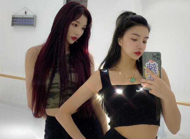 安琦晒与the9姐妹们合照,喻言被打马赛克刘雨昕出现方式最特殊