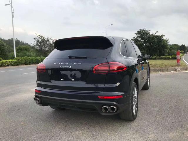 17款保时捷卡宴3.6t售价35万,个性十足的外观及整车动力的输出