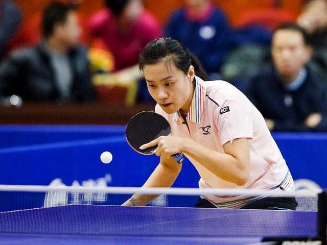 2007年,哈萨克斯坦的举重队来到我国湖南接受特训时,看上了赵常玲和