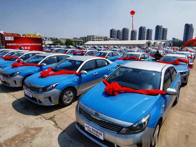 东风悦达起亚首批500台福瑞迪双燃料出租车正式交付